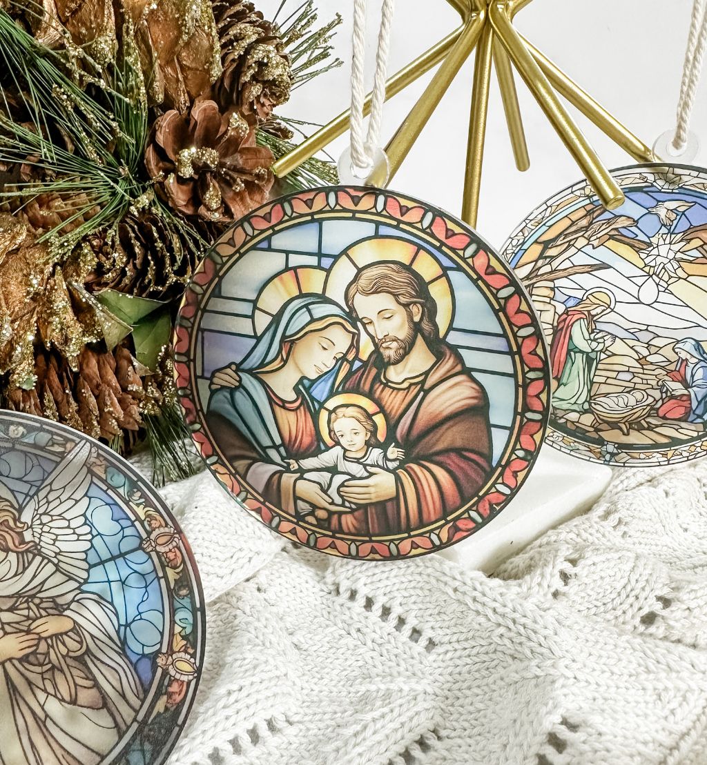 Stained Glass-Inspired Round Christmas Ornament