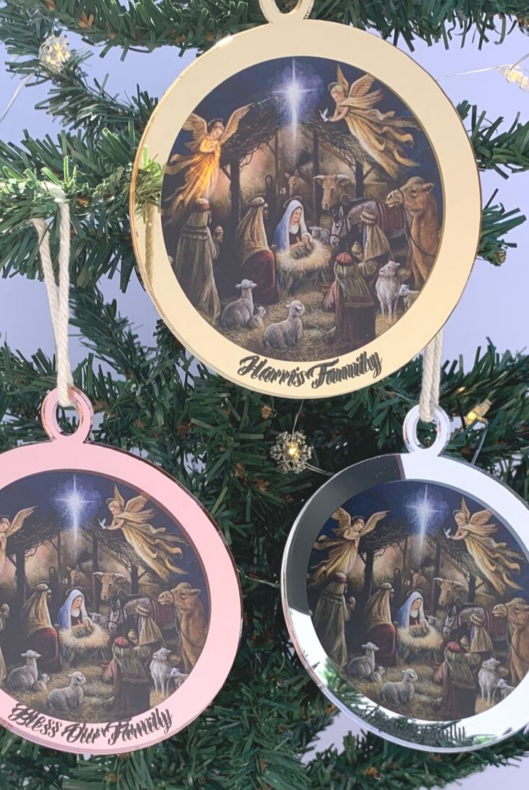 PERSONALISED NATIVITY SCENE CHRISTMAS ORNAMENT