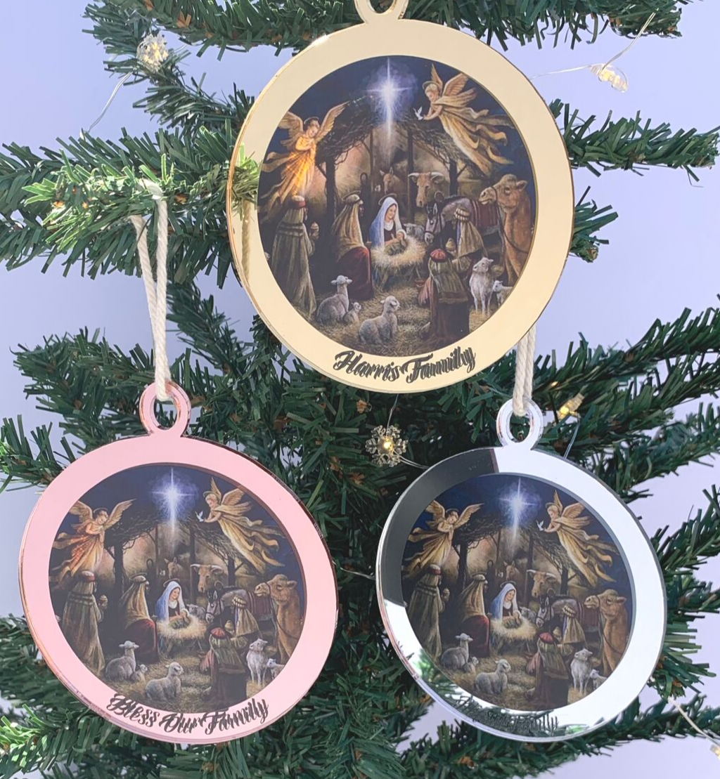 PERSONALISED NATIVITY SCENE CHRISTMAS ORNAMENT