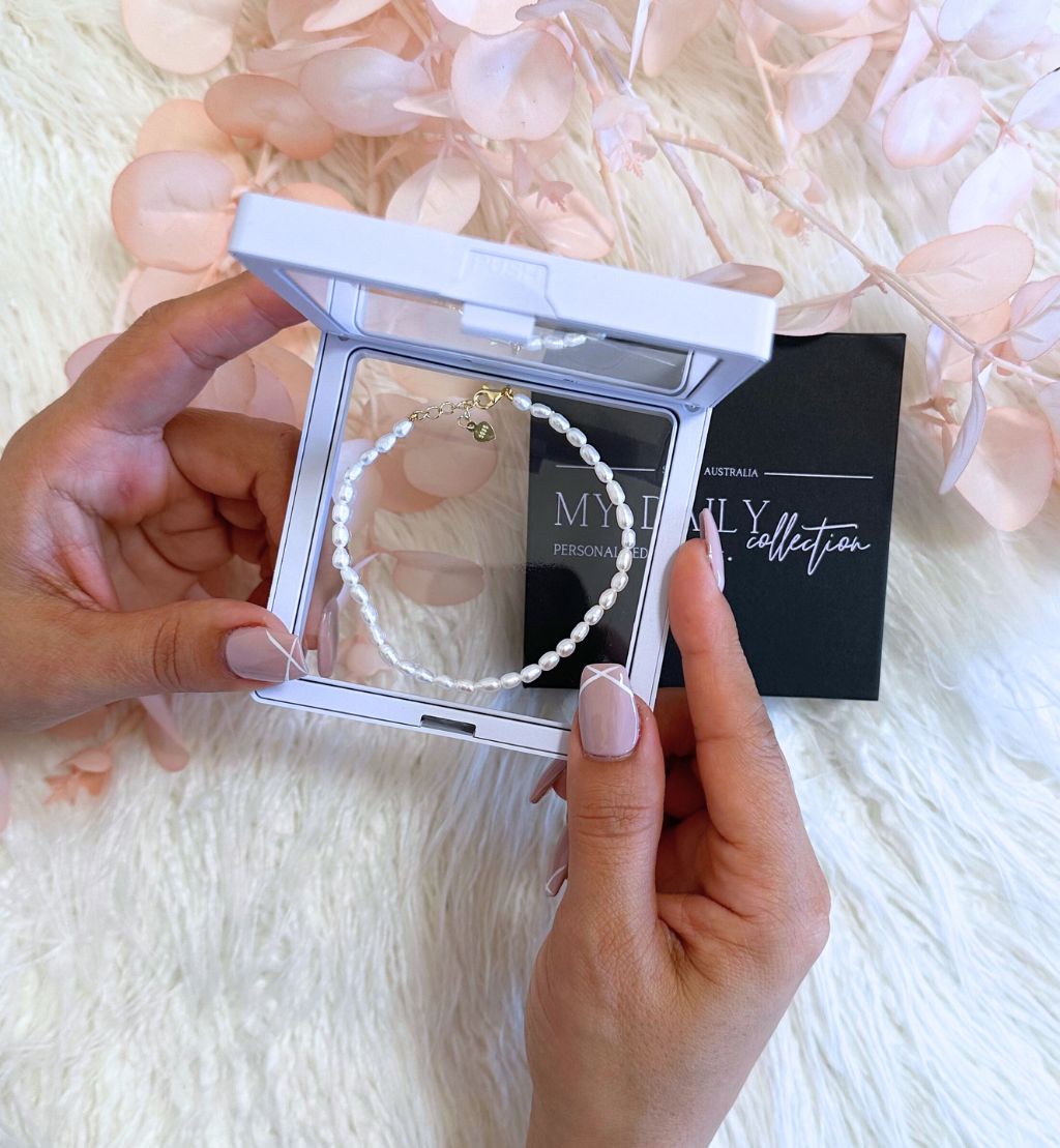 Luminous Pearl Bracelet